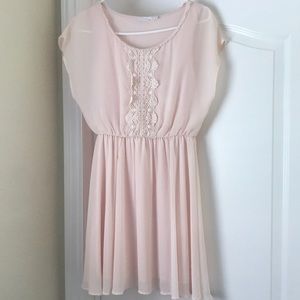 Lush chiffon dress in blush pink